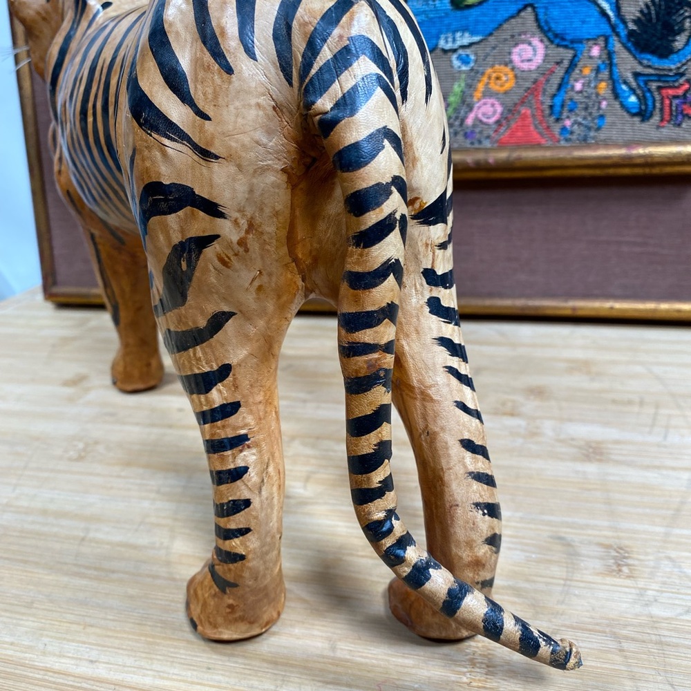 Vintage leather wrapped tiger statue figure 10” x 16” jungle cat sculpture - Picture 9 of 13